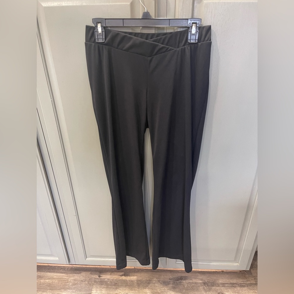 Motherhood Maternity Pull on pants
